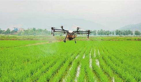 菜地可以用農(nóng)用無人機打藥了插圖1 智能農(nóng)用無人機研究與開發(fā)的企業(yè)