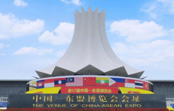 天鷹兄弟亮相東盟博覽會(huì)備受關(guān)注插圖 天鷹兄弟亮相東盟博覽會(huì)備受關(guān)注