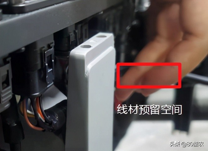 大疆T30 播撒系統(tǒng) 3.0 教學(xué)指南(如何使用 T30 播撒系統(tǒng) 3.0 呢)插圖6 大疆T30 播撒系統(tǒng) 3.0 教學(xué)指南