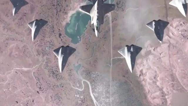 點擊放大 俄版“忠誠僚機”S-70“獵人”無人機(內置彈艙可攜帶2.8噸彈藥)