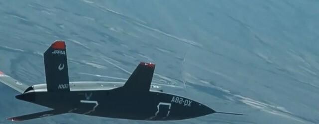 點擊放大 俄版“忠誠僚機”S-70“獵人”無人機(內置彈艙可攜帶2.8噸彈藥)