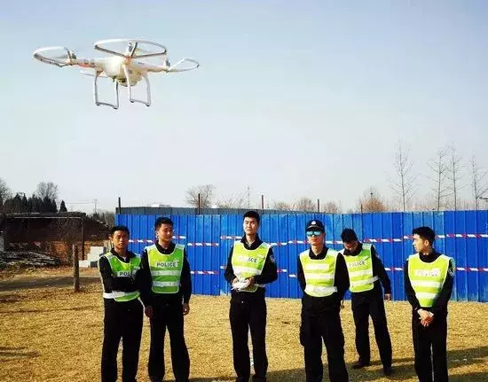 公安大學(xué)開設(shè)《無人機(jī)警務(wù)駕駛》課程(四個(gè)教學(xué)模塊共32學(xué)時(shí))插圖2 公安大學(xué)首次開設(shè)《無人機(jī)警務(wù)駕駛》課程